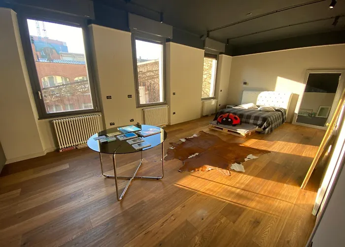 Centro-200 Mq Loft/ufficio • Check-in 24h • Wifi Lejlighed Milano